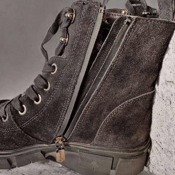 Blondo Waterproof Black Suede Lace-Up Side Access Boots Size 9 W/Sherpa Fleece - Picture 10 of 12